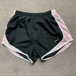 NIKE ATHLETIC SHORTS